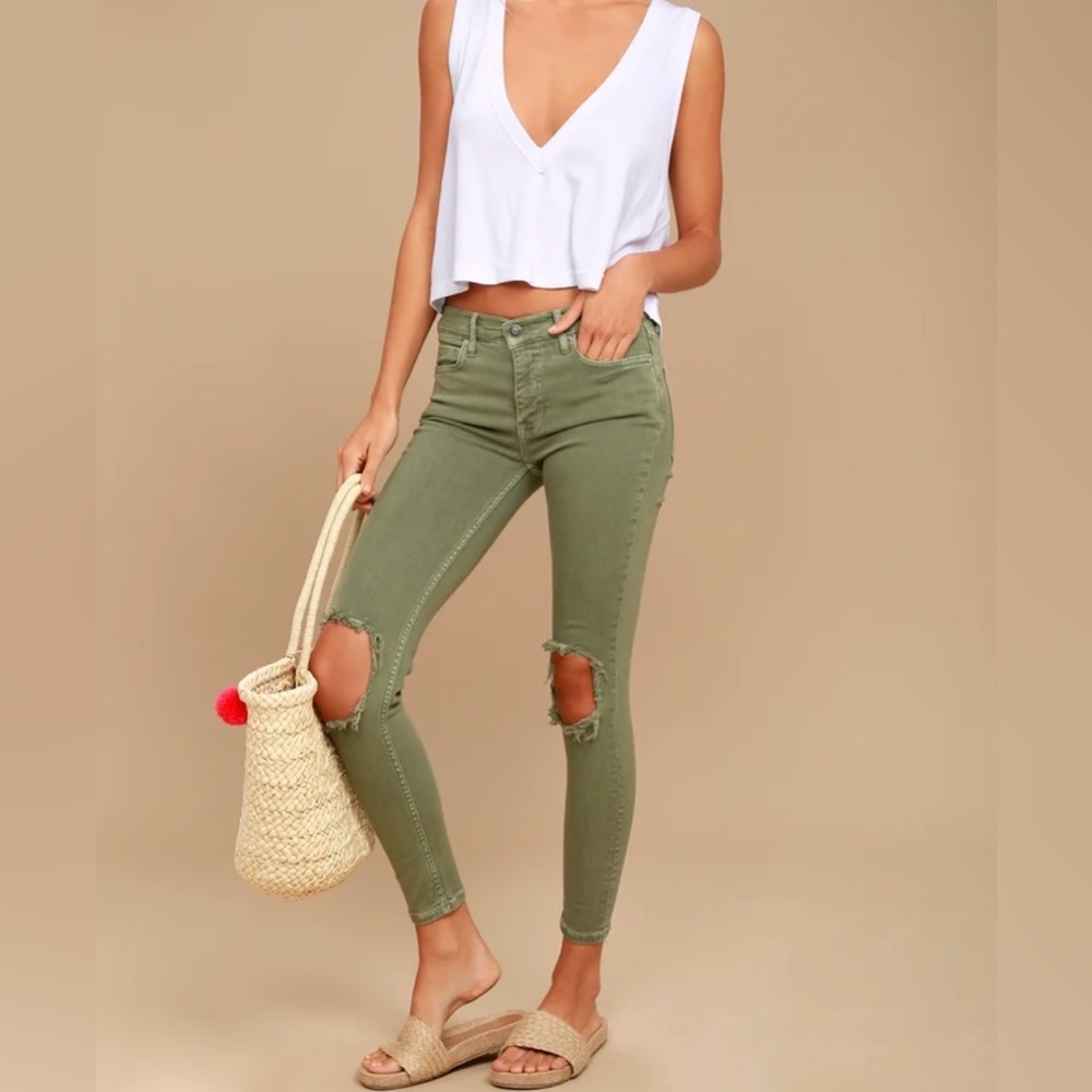 Free People High Rise Busted Olive Green Distressed Skinny Jeans. Size 25